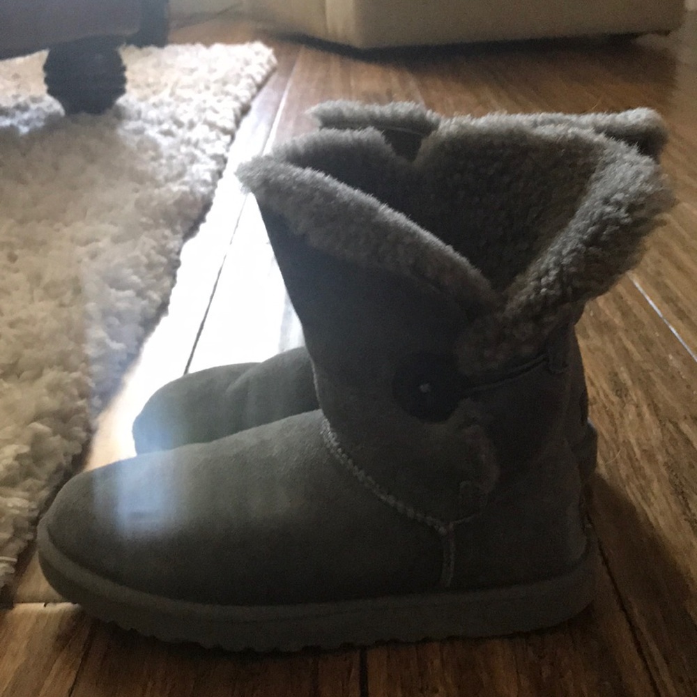 Bailey button uggs